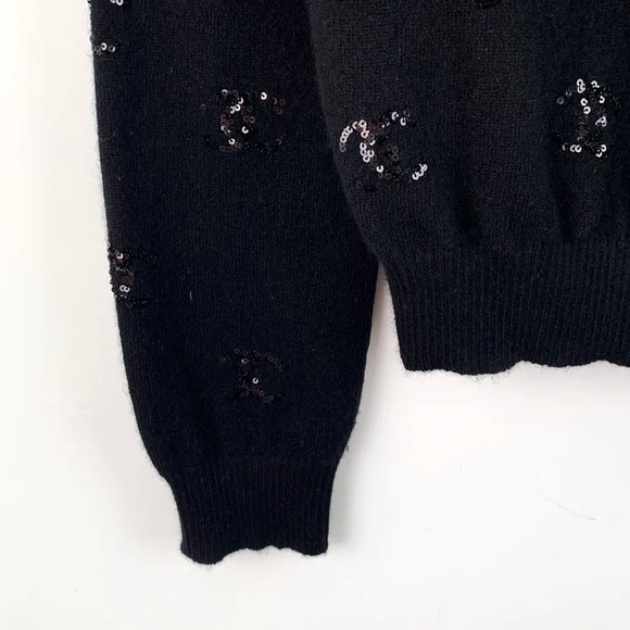 CHANEL SS24 Black Sequin Logo Cardigan with Pink Floral Design - Picture 3 of 6